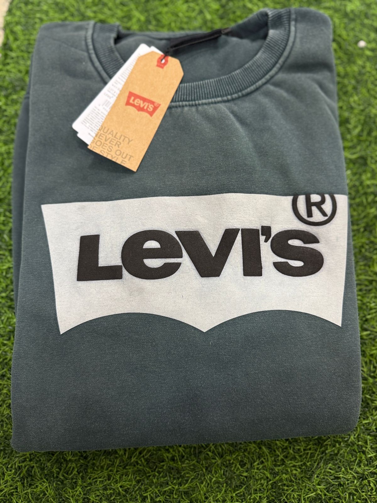 Levis Sweat Shirt
